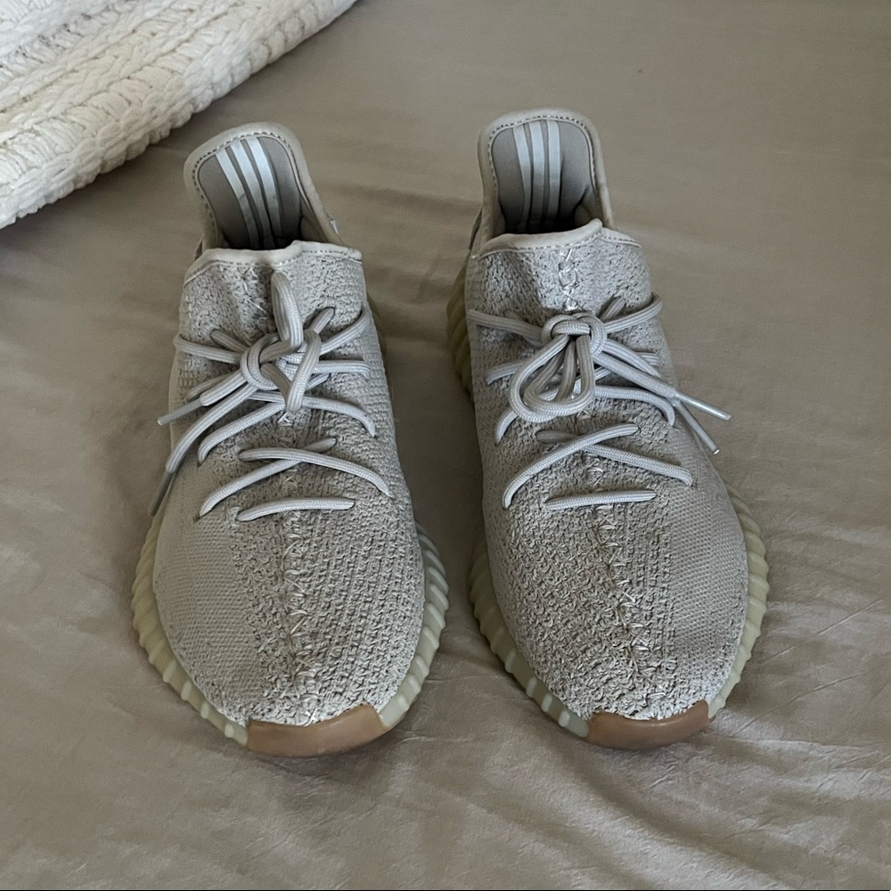 Yeezy Boost 350 V2 / Color: Sesame / Size: Mens 10
